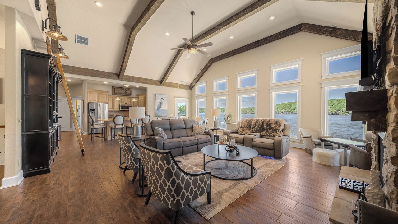 Photo of Livingroom in Osage Beach