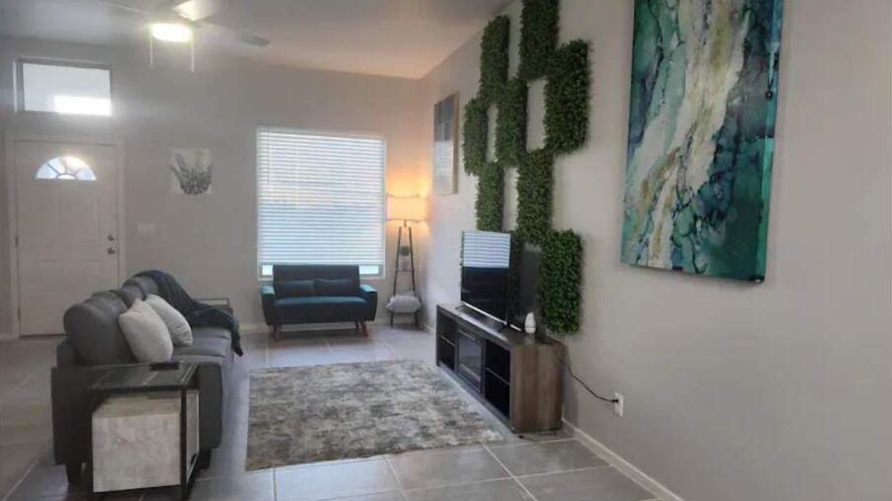 Photo of Livingroom in Horizon City