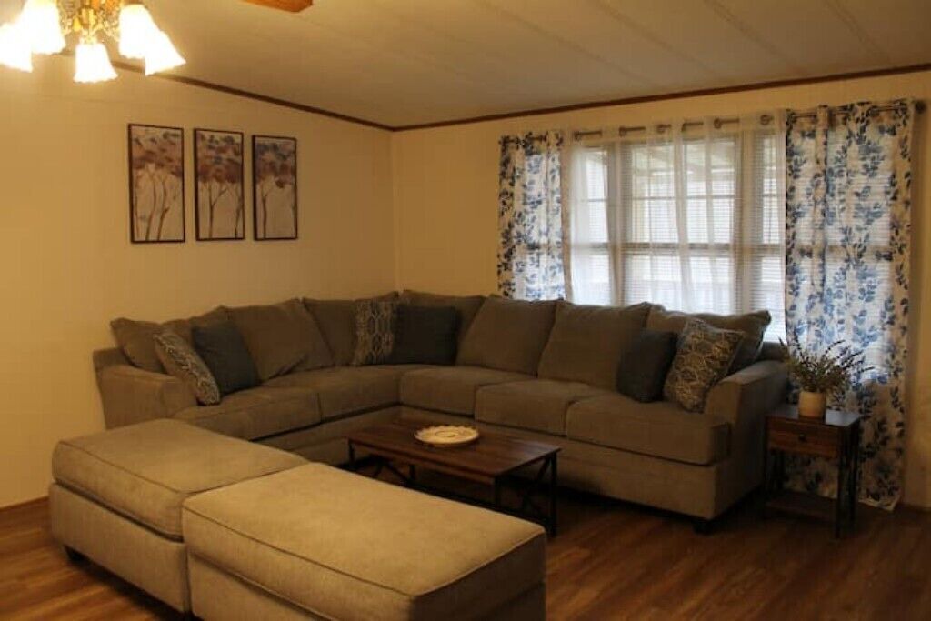 Photo of Livingroom in Town of New Haven
