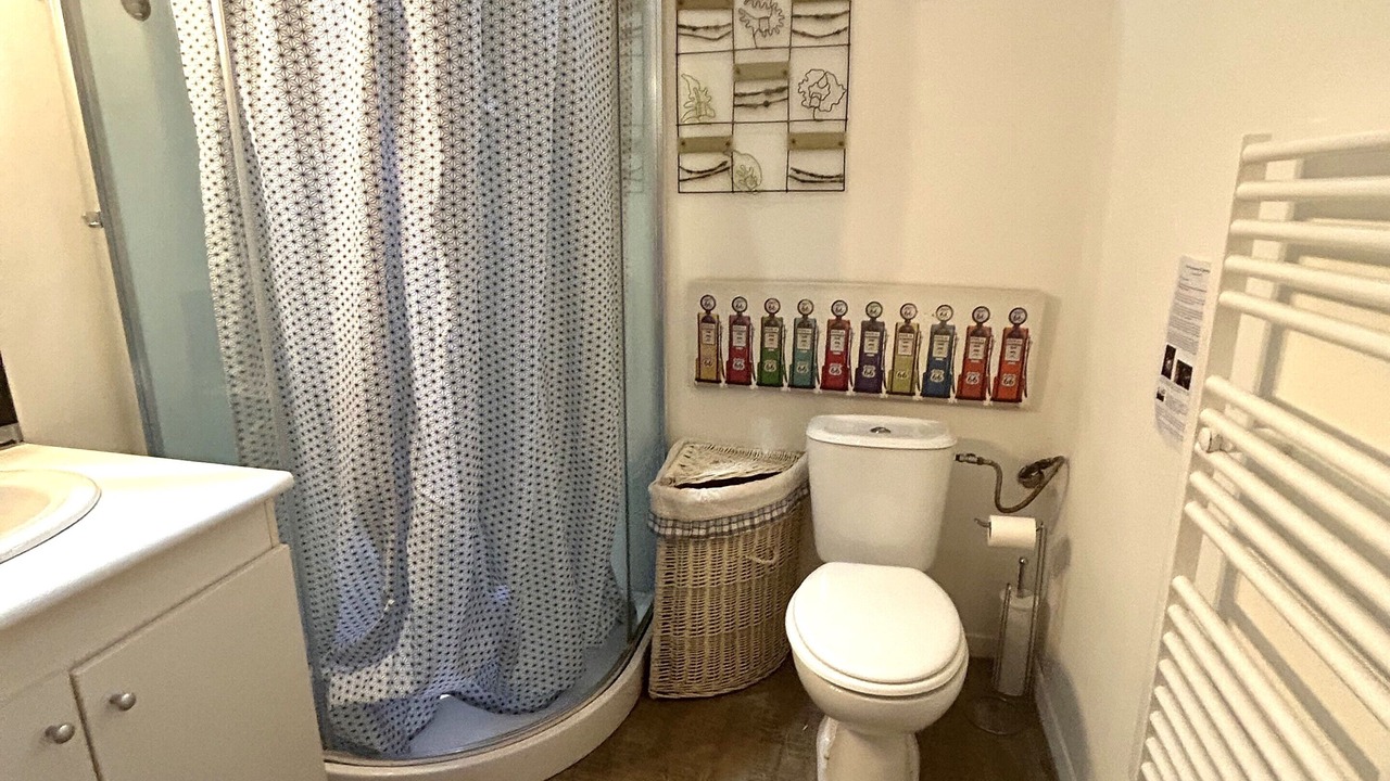 Photo of Bathroom in Lacroix-Falgarde