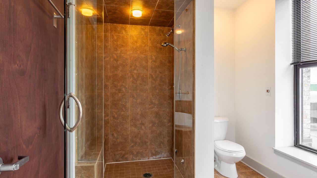 Photo of Bathroom in Downtown Niagara Falls