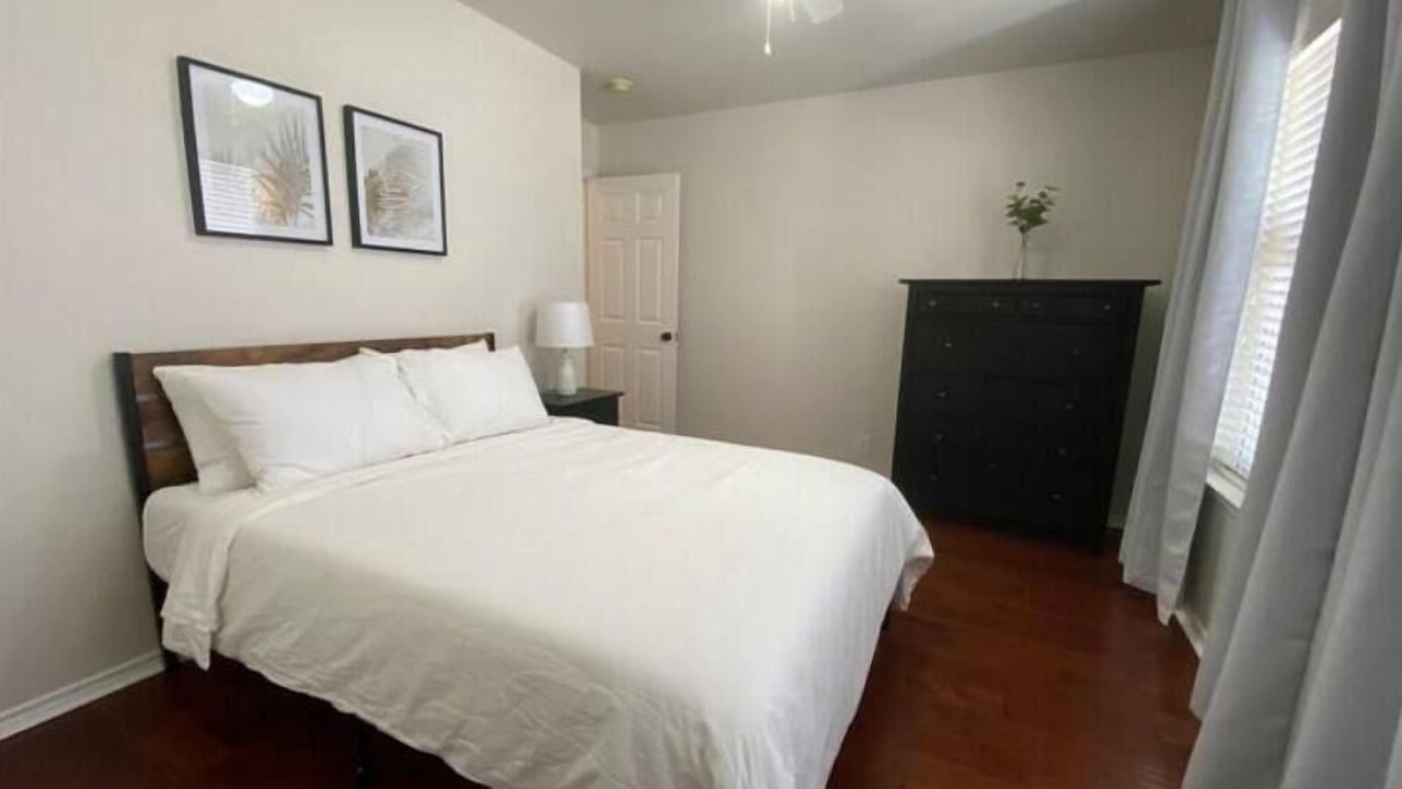 Photo of Bedroom in Medical Center District