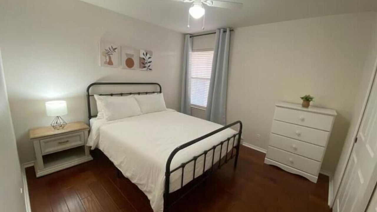 Photo of Bedroom in Medical Center District