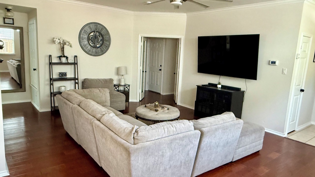 Photo of Livingroom in Medical Center District