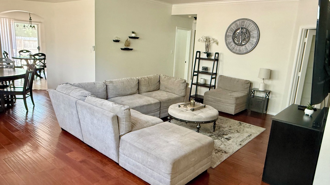 Photo of Livingroom in Medical Center District