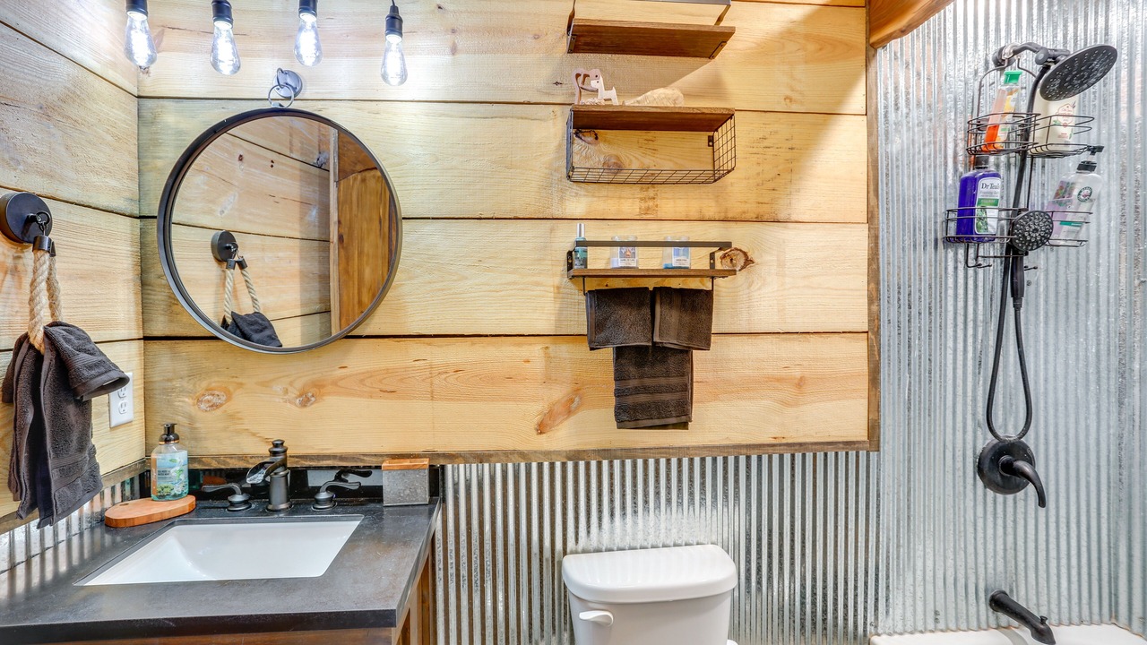 Photo of Bathroom in Rising Fawn