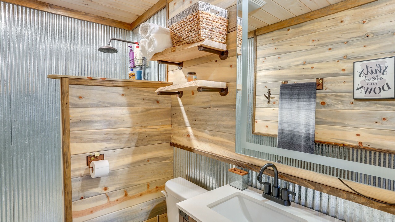Photo of Bathroom in Rising Fawn