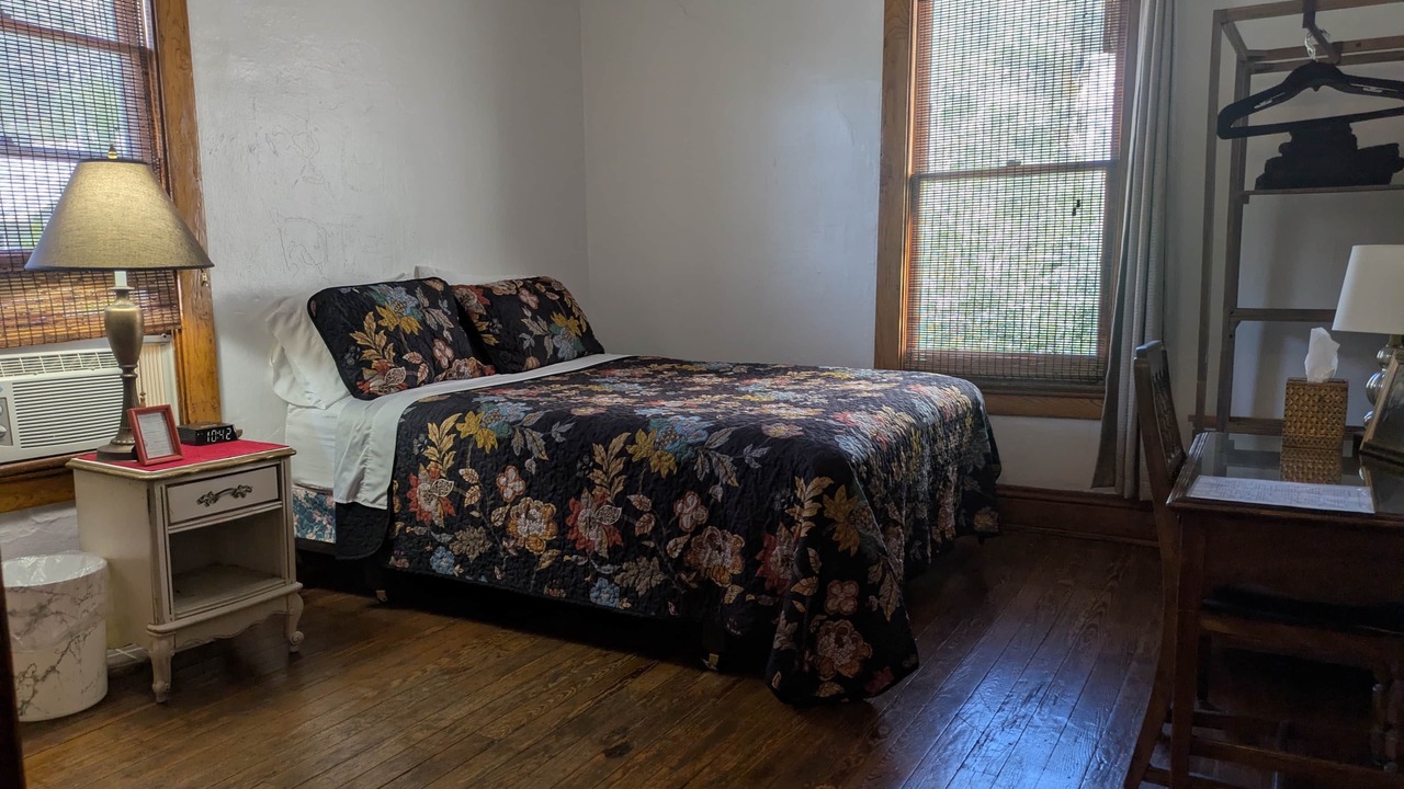 Photo of Bedroom in Bisbee