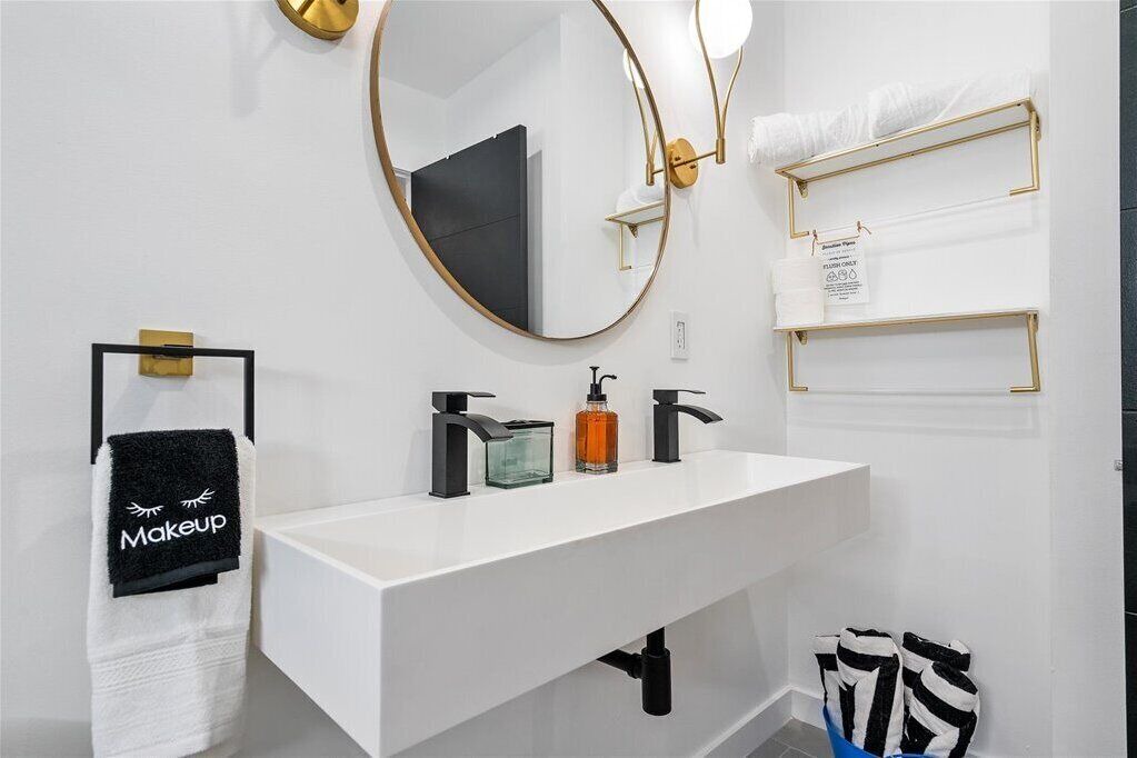 Photo of Bathroom in Little Haiti