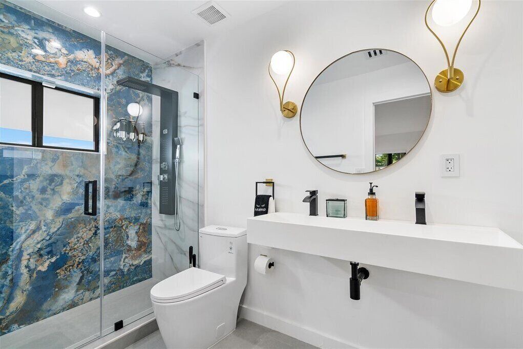 Photo of Bathroom in Little Haiti