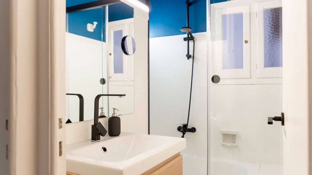 Photo of Bathroom in Incles