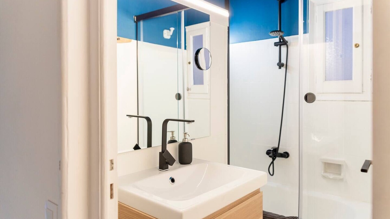 Photo of Bathroom in Incles