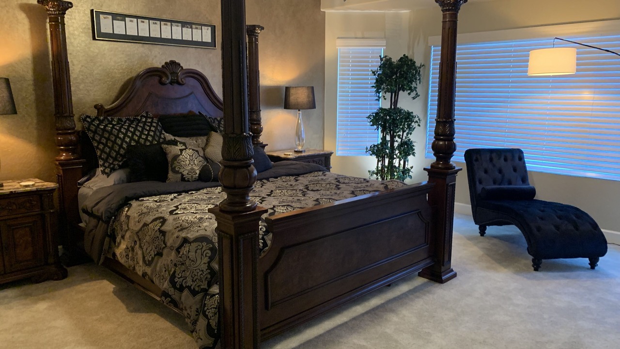 Photo of Bedroom in Palm Valley