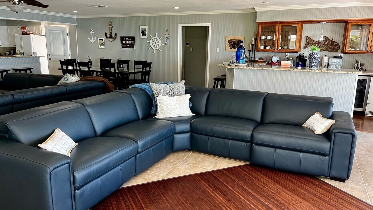 Photo of Livingroom in Whitney