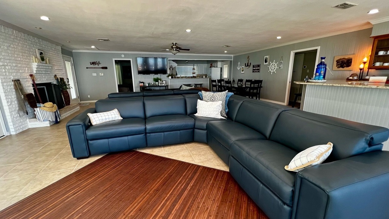 Photo of Livingroom in Whitney