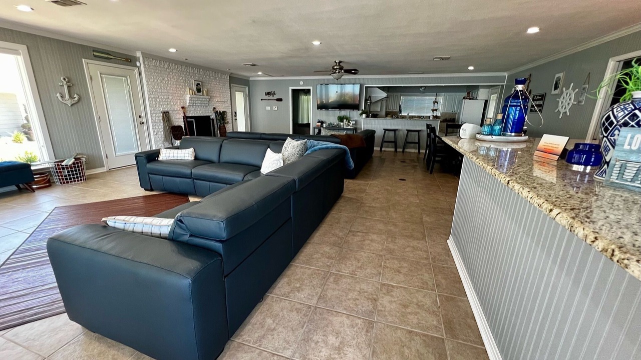 Photo of Livingroom in Whitney