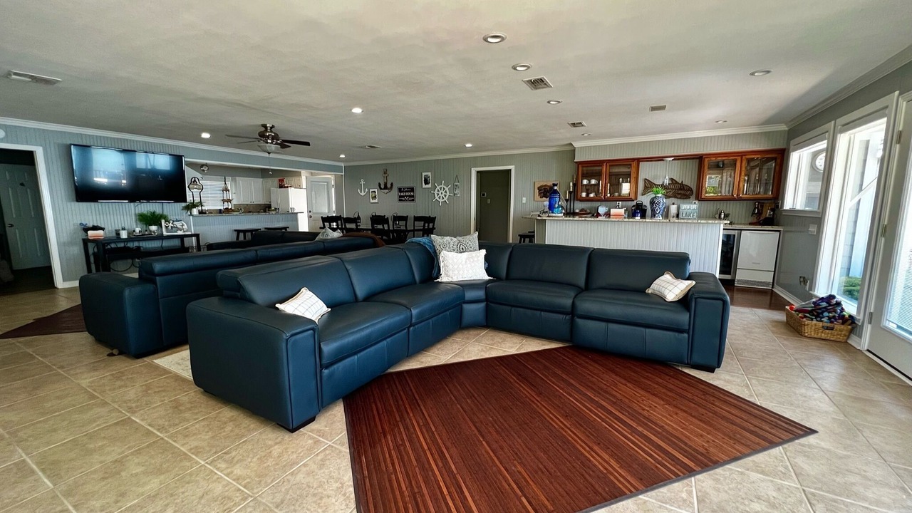 Photo of Livingroom in Whitney