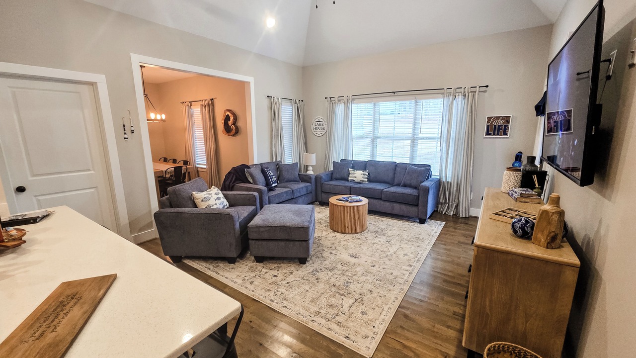 Photo of Livingroom in Tallassee