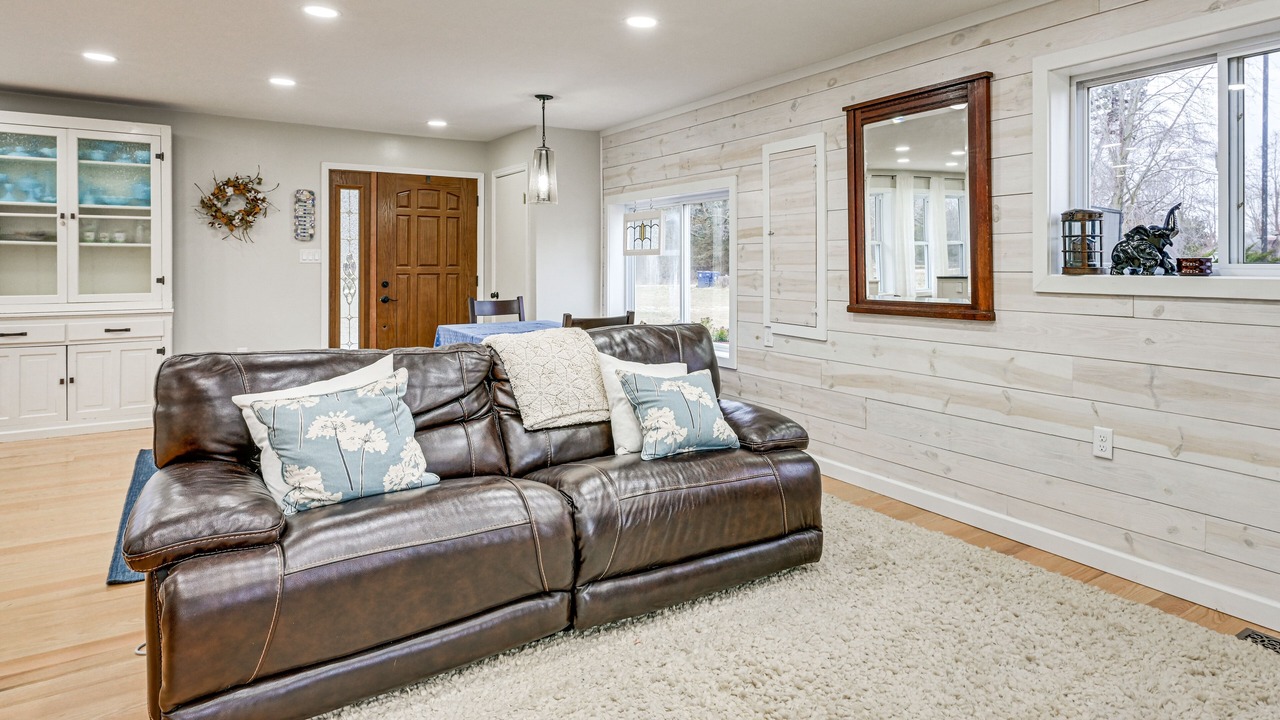 Photo of Livingroom in Elwell