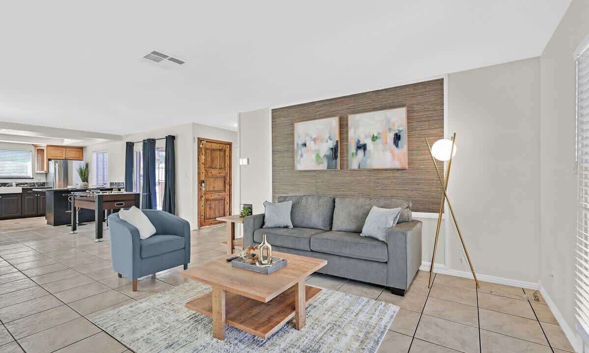 Photo of Livingroom in Spring Valley