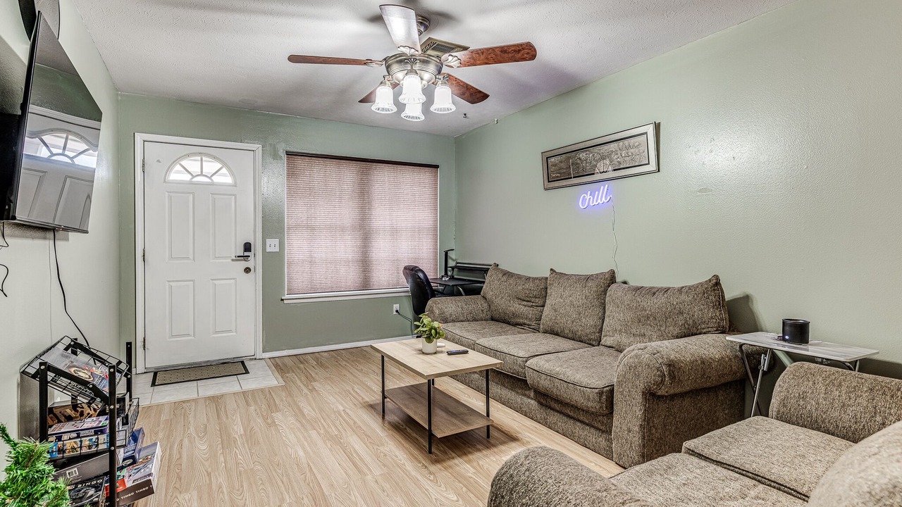 Photo of Livingroom in South Oklahoma City
