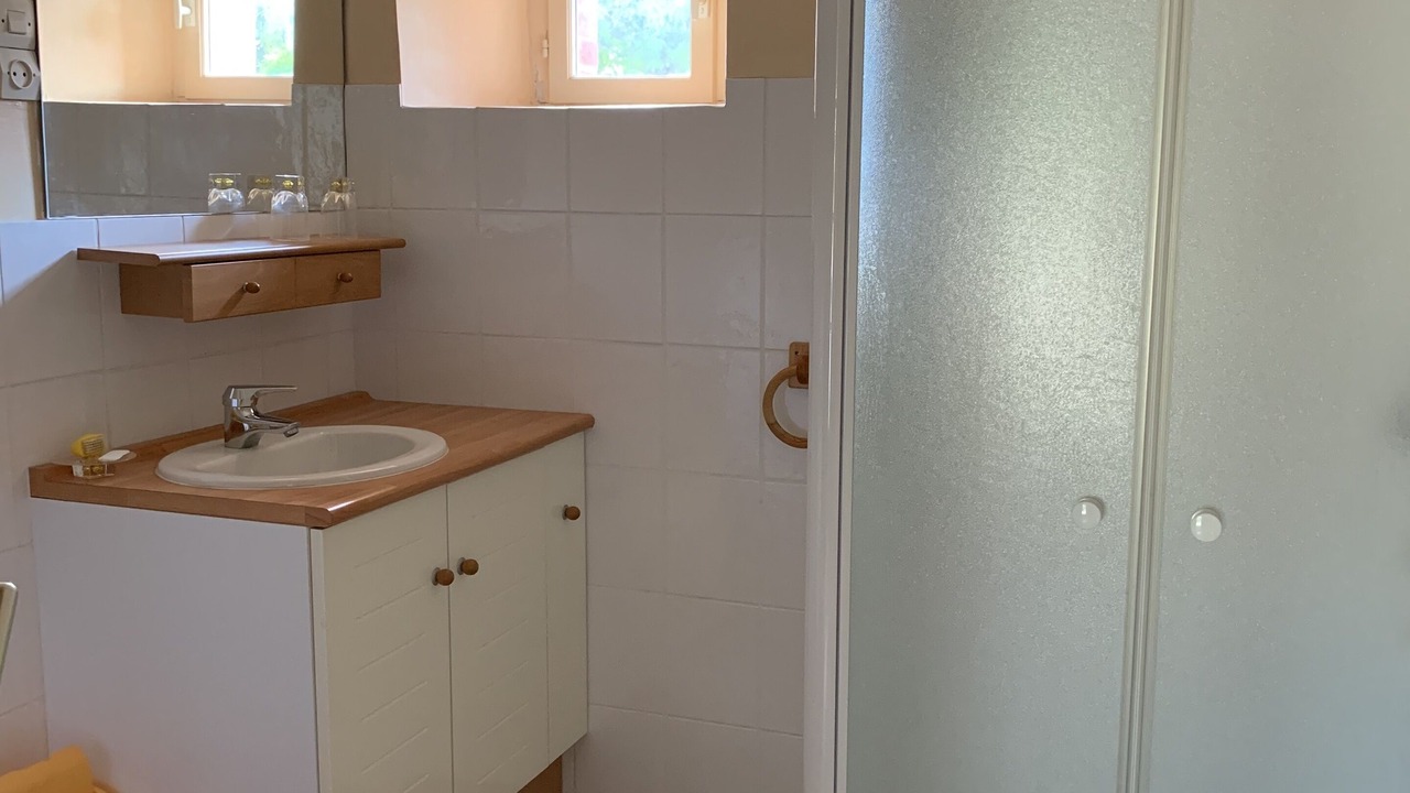 Photo of Bathroom in Deneze-sous-Doue