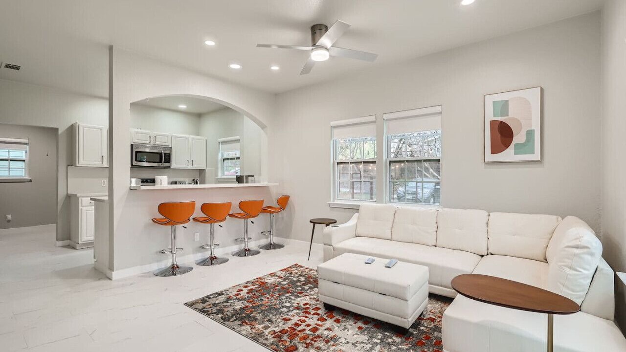 Photo of Livingroom in Foster Heights