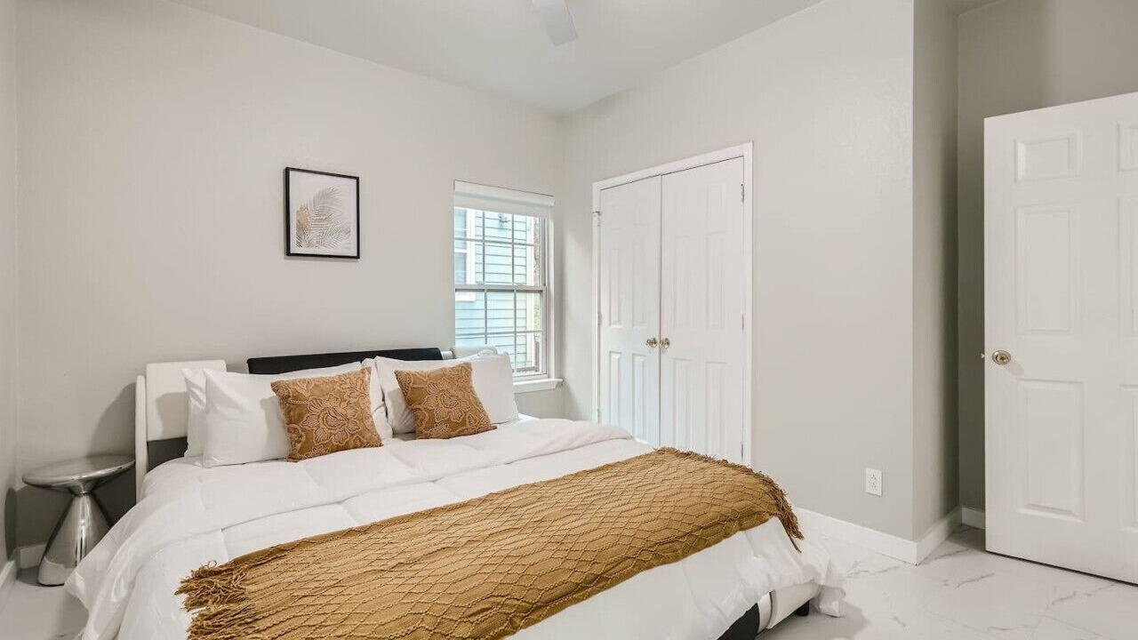 Photo of Bedroom in Foster Heights