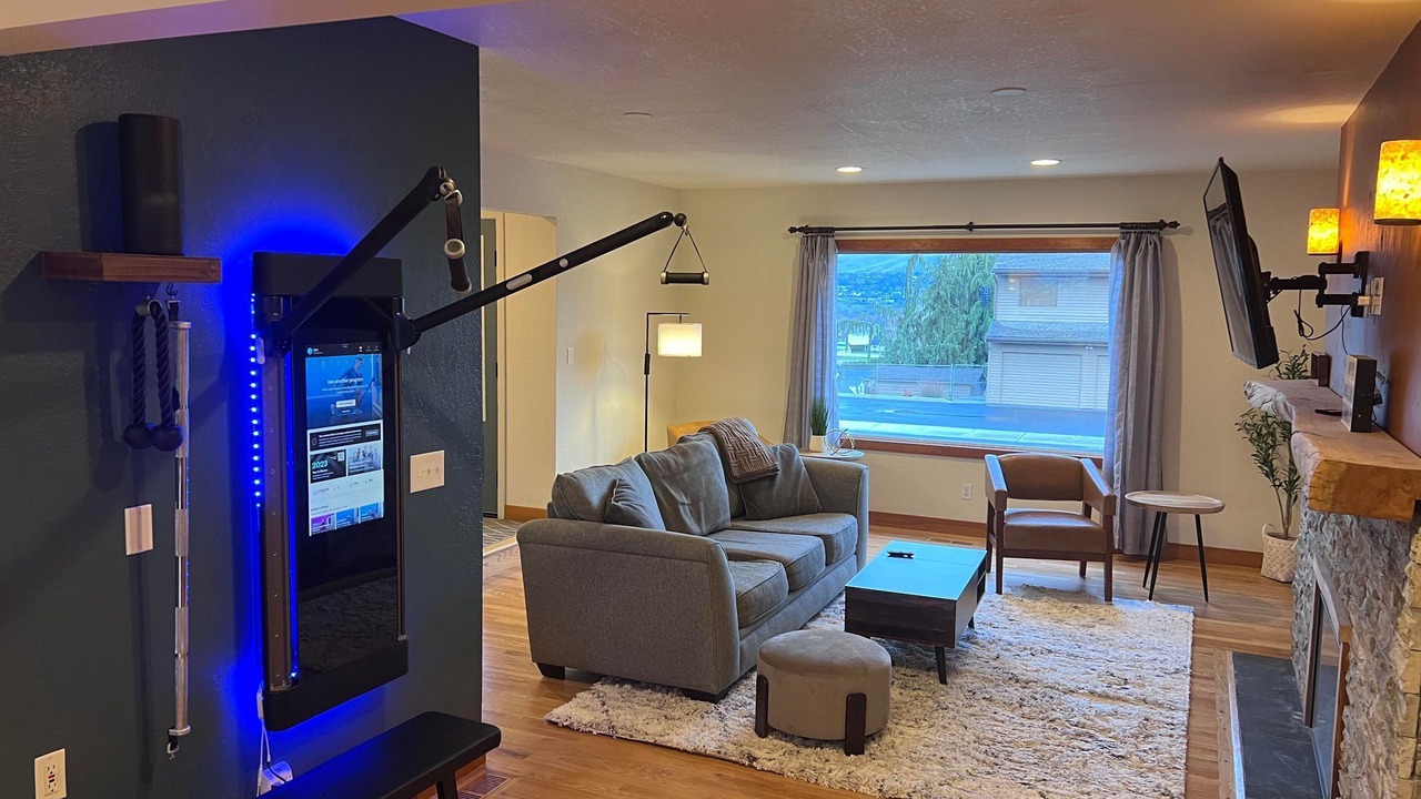 Photo of Bedroom in Monitor