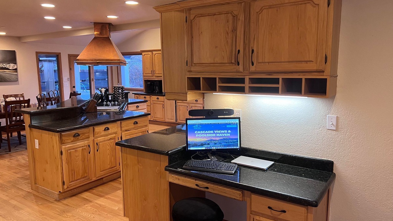 Photo of Others in Monitor