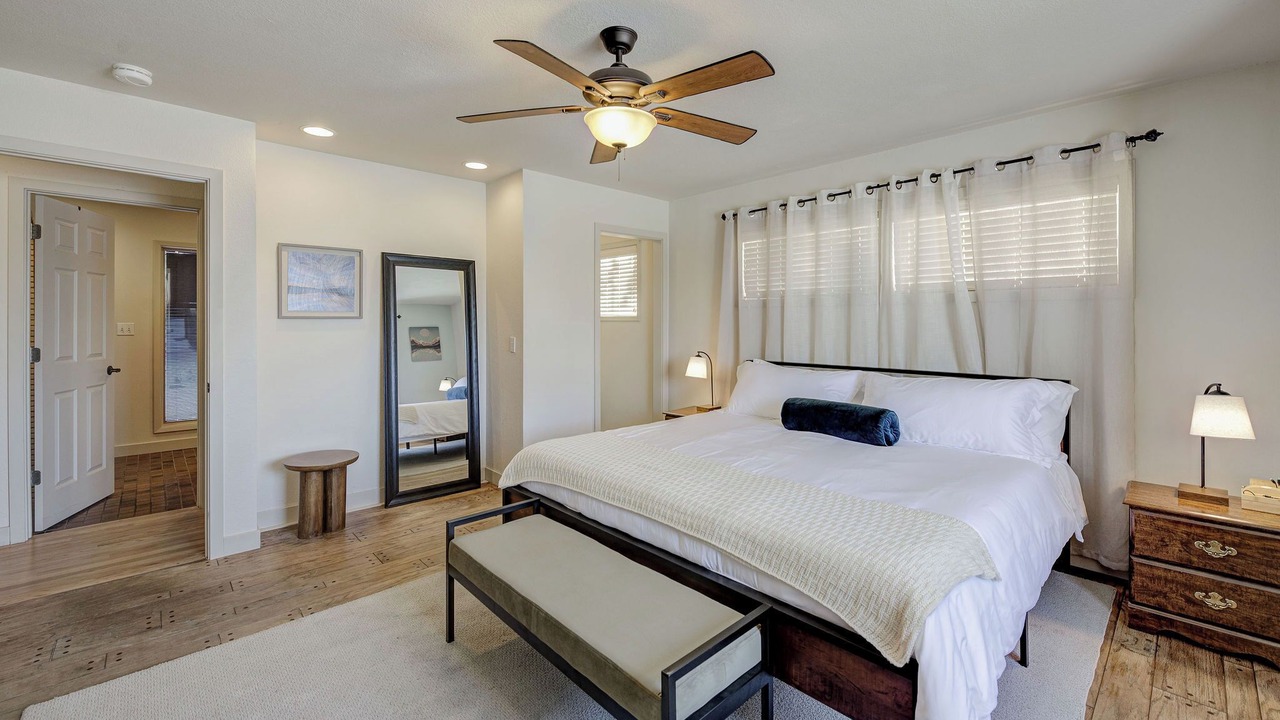 Photo of Others in Monitor