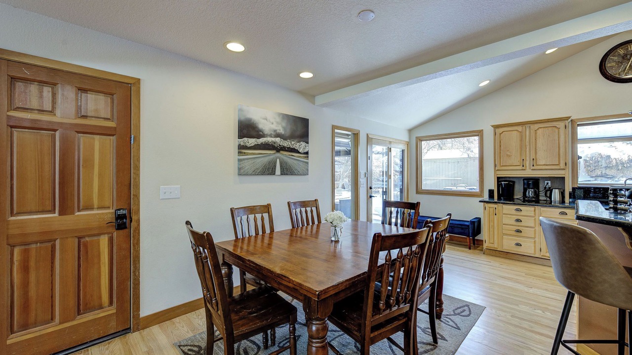 Photo of Others in Monitor