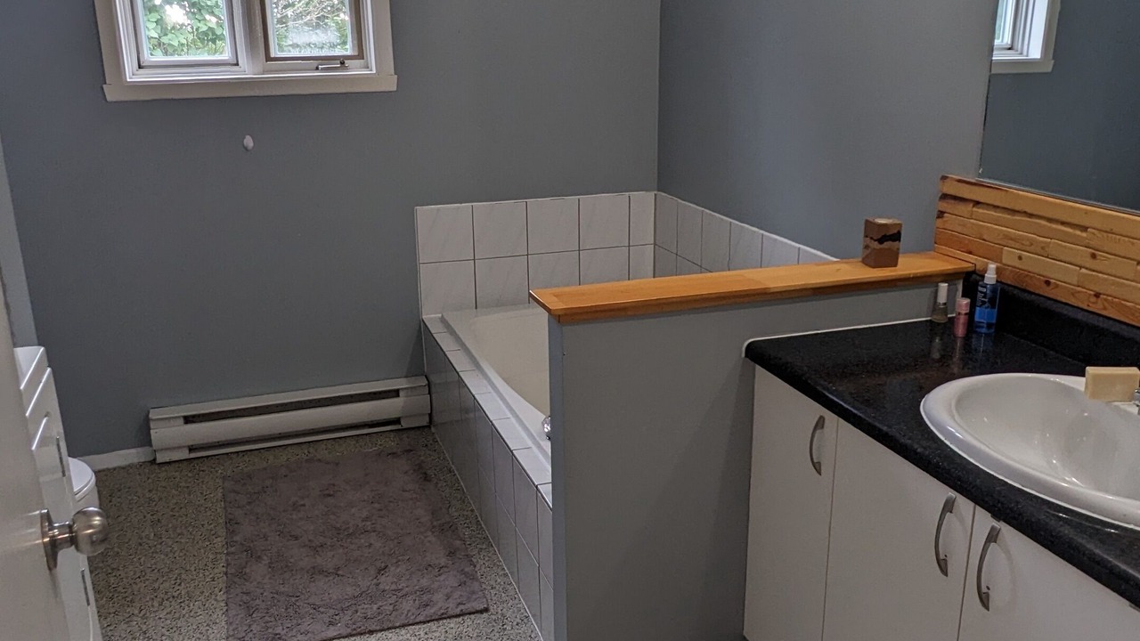 Photo of Bathroom in Ragueneau