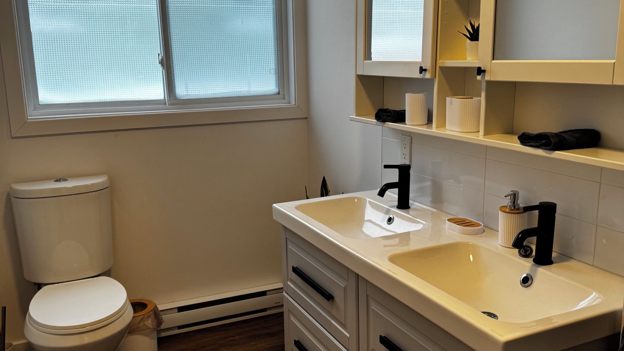 Photo of Bathroom in Rawdon