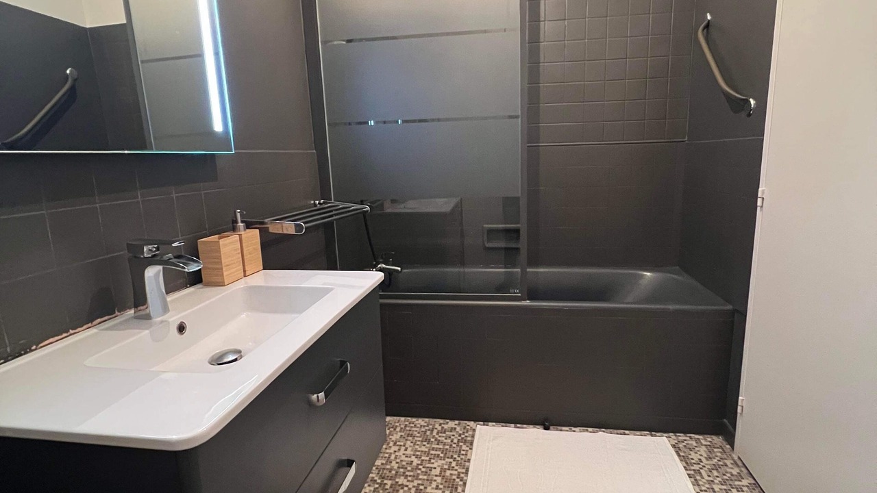 Photo of Bathroom in Epernay