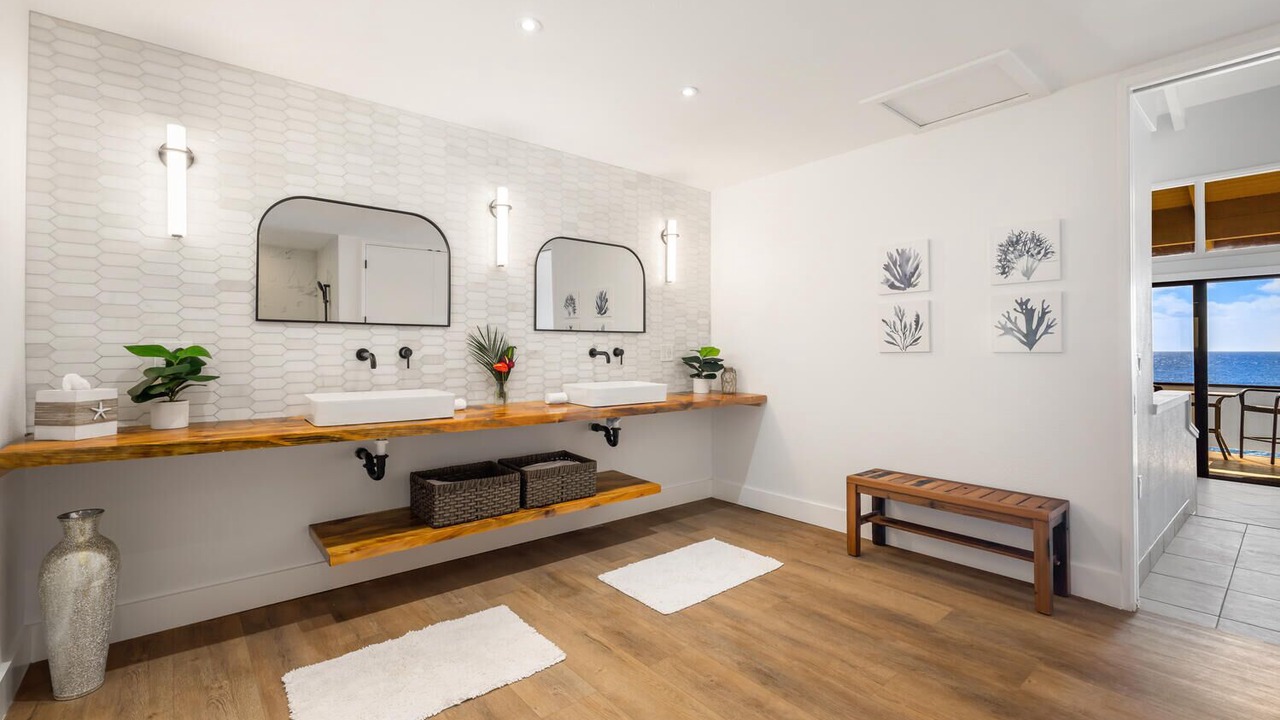 Photo of Bathroom in Poipu