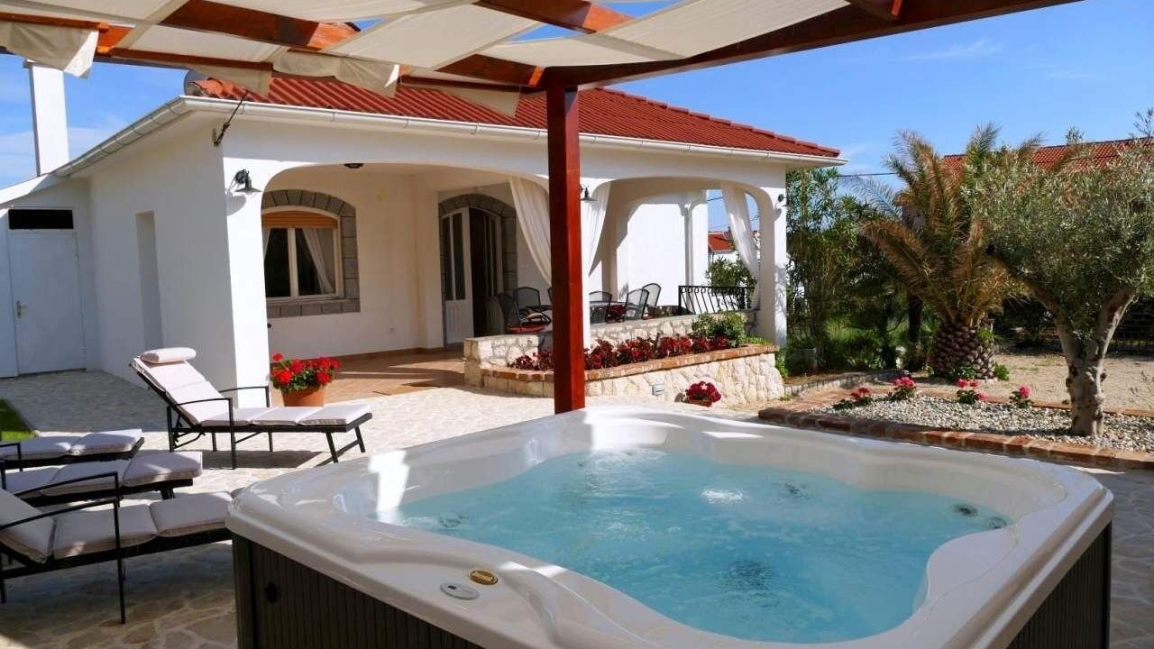 Photo of Patio Balcony in Barbat na Rabu