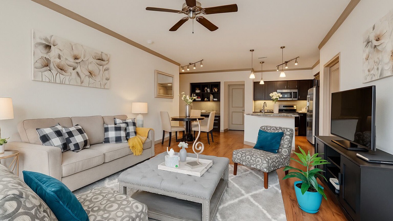Photo of Livingroom in South Main