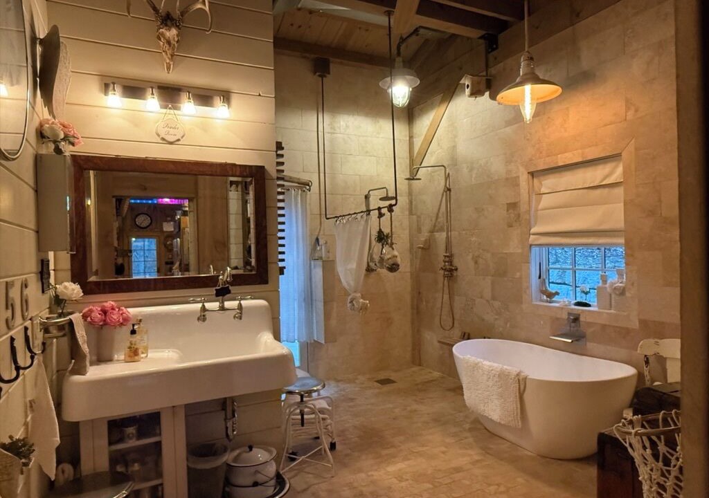 Photo of Bathroom in Wea