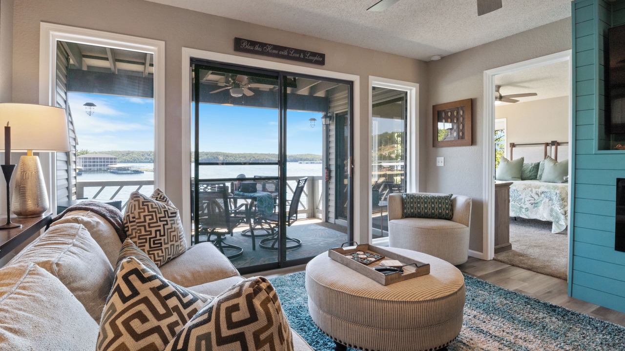 Photo of Livingroom in Osage Beach