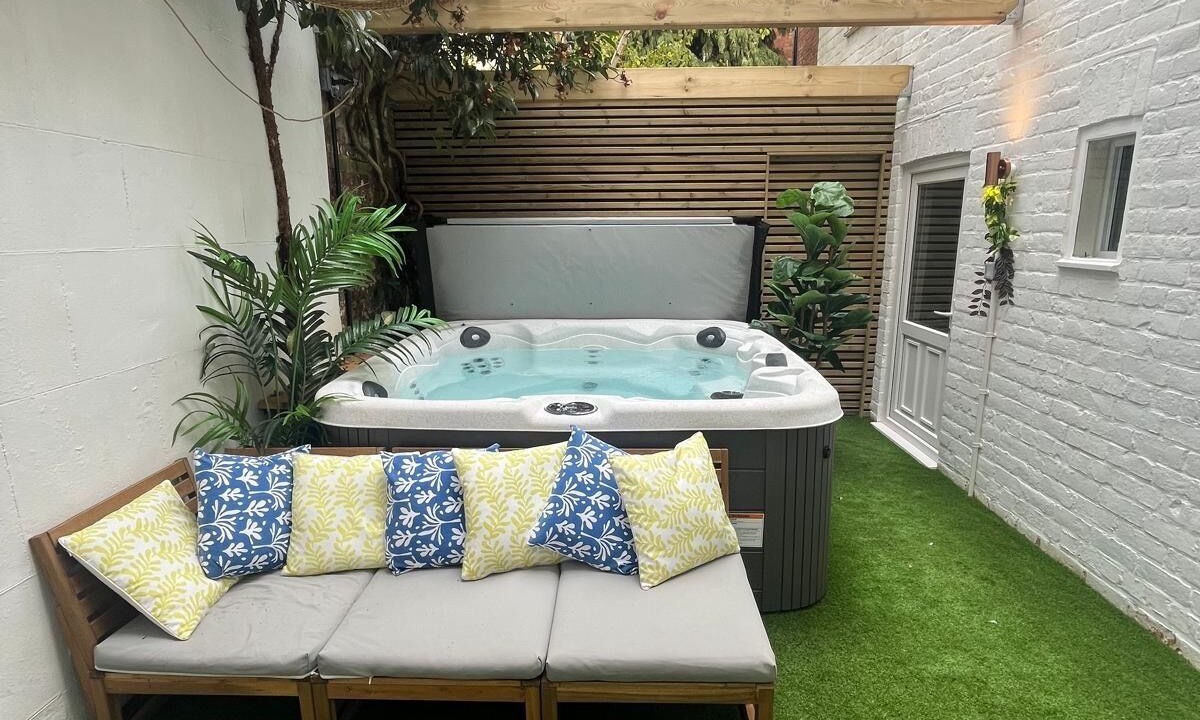 Photo of Outdoor in Cheltenham