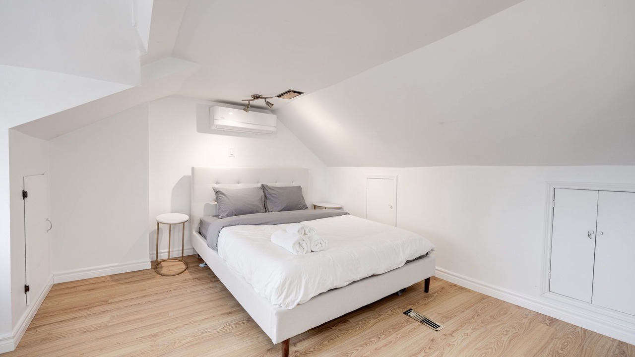 Photo of Bedroom in Beach Hill