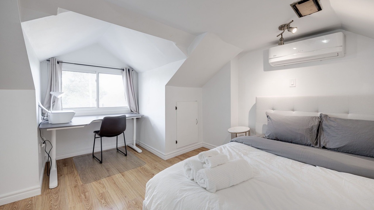 Photo of Bedroom in Beach Hill