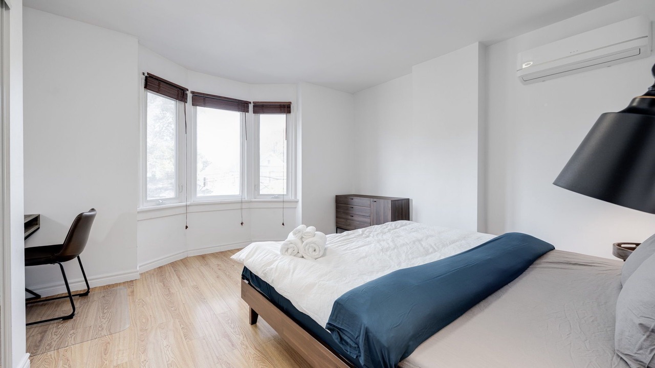 Photo of Bedroom in Beach Hill