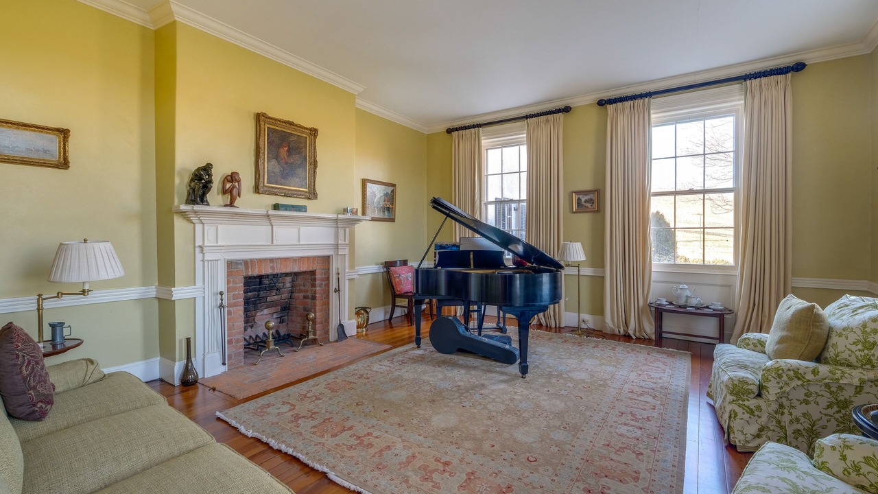Photo of Livingroom in Paris