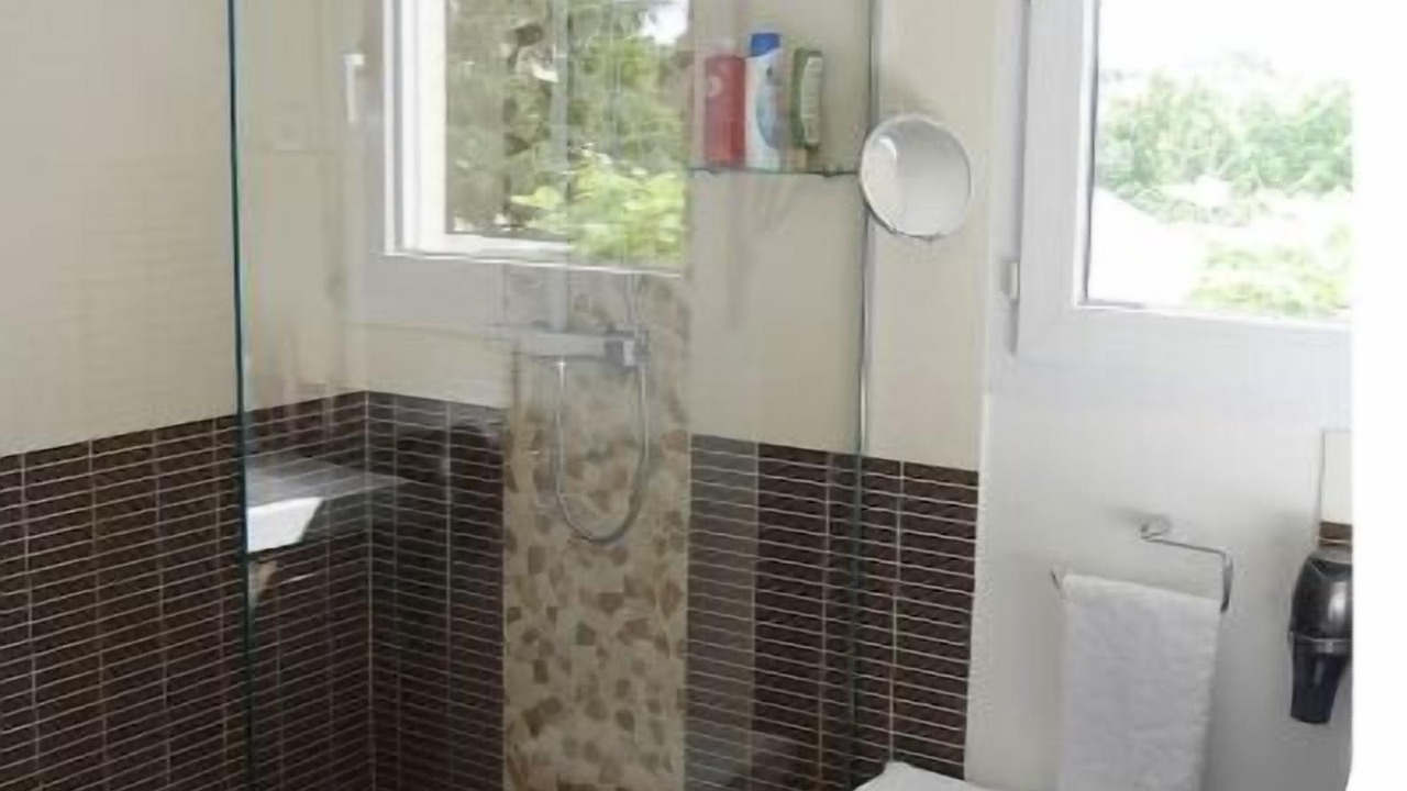 Photo of Bathroom in Saint-Gratien