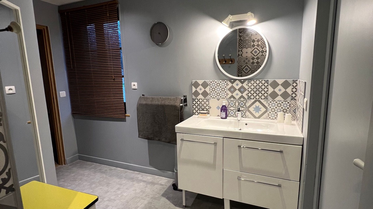 Photo of Bathroom in Jouy-le-Potier