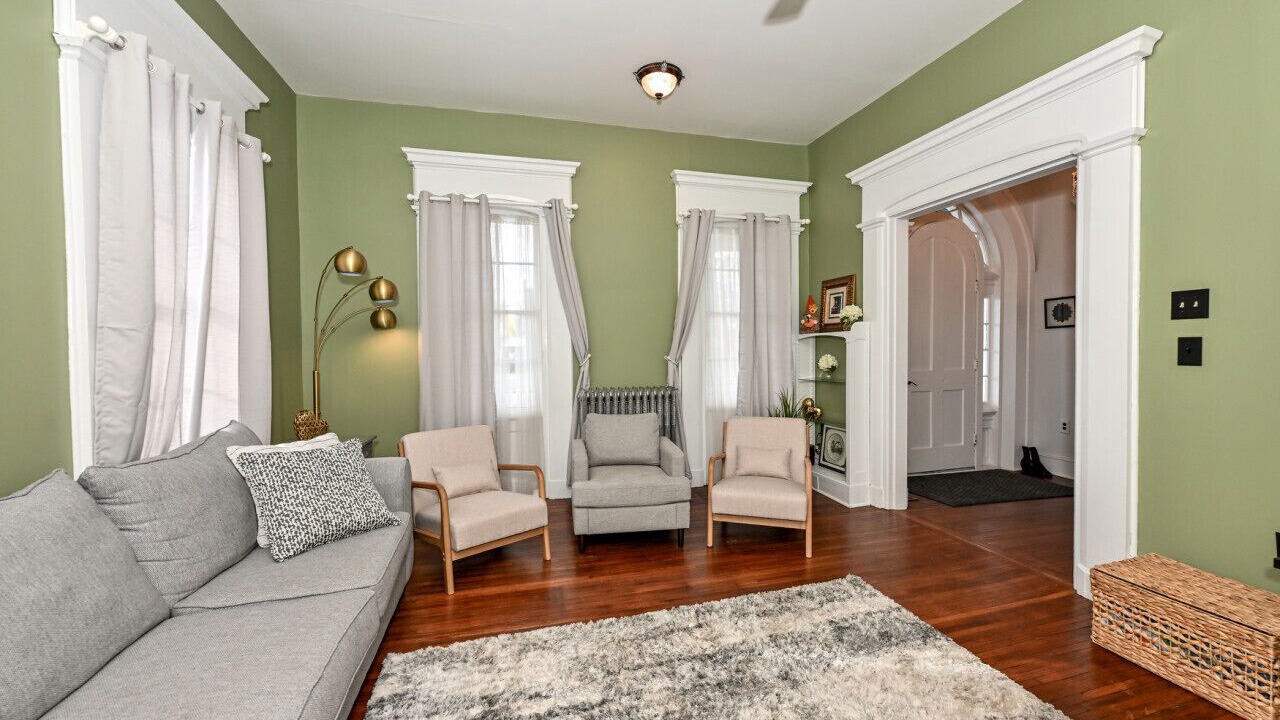 Photo of Livingroom in Warren