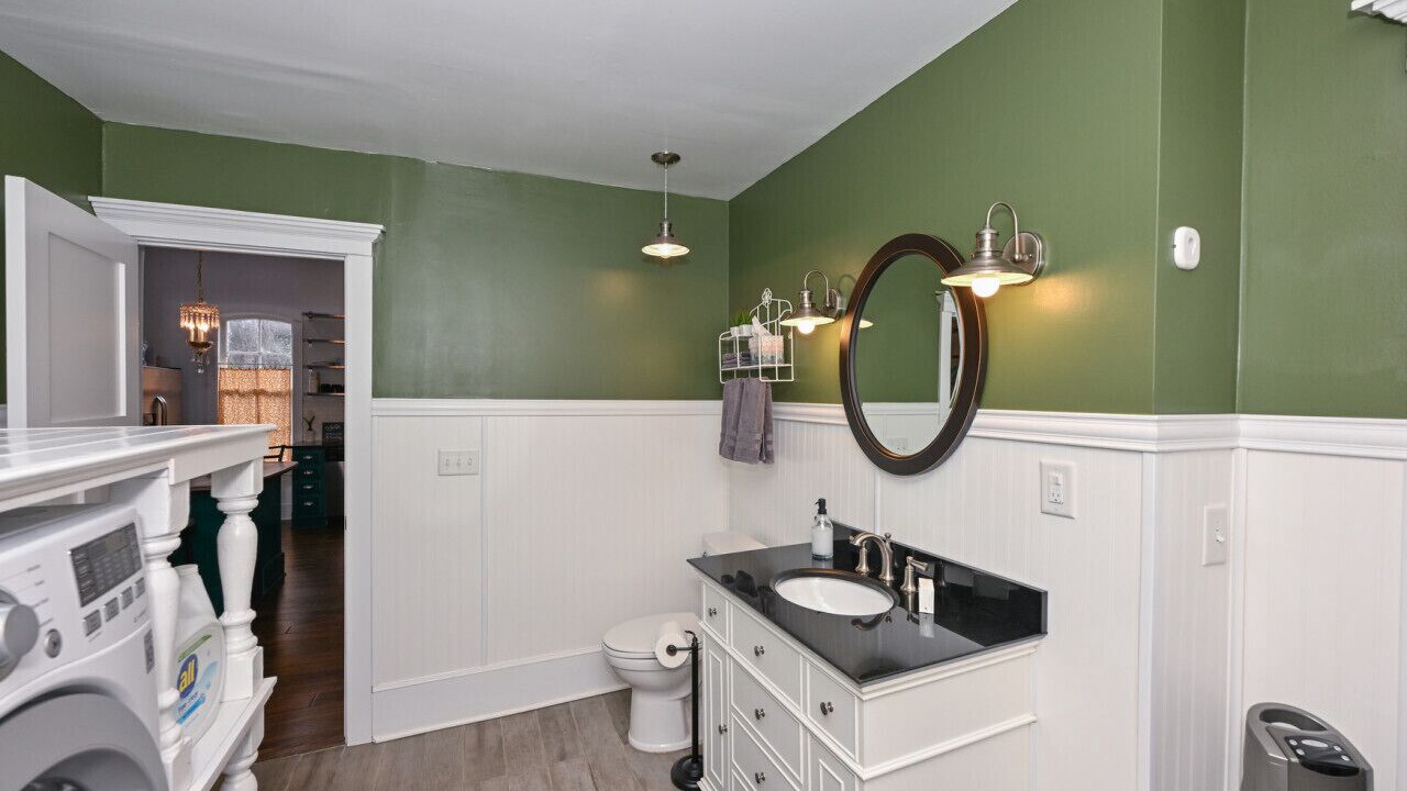 Photo of Bathroom in Warren