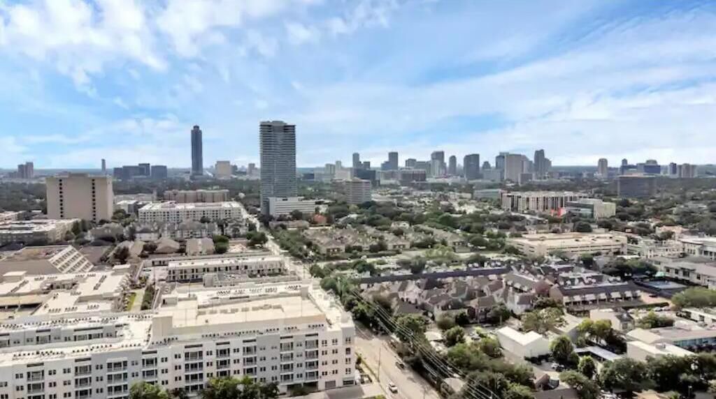 Photo of Outdoor in Greenway Plaza-Upper Kirby